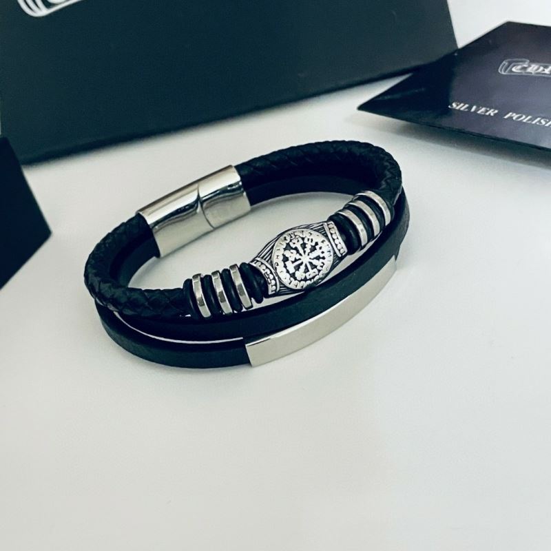 Ch**me He**ts bracelets